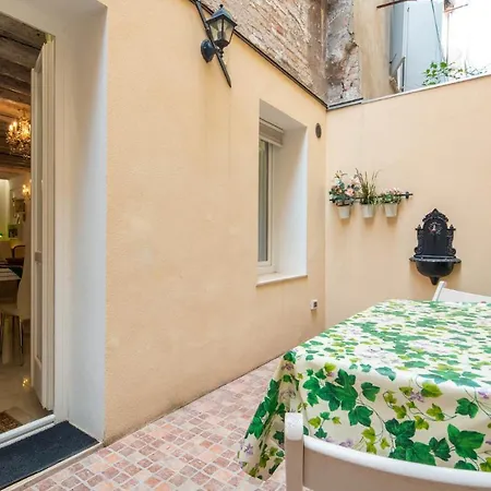 Loving In Venice, 5 Stars Exterior photo