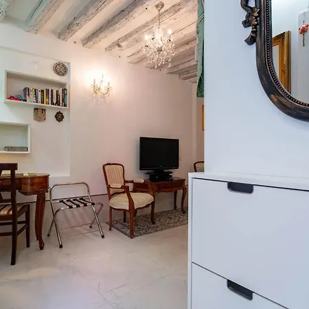 Loving In Venice, 5 Stars Exterior photo